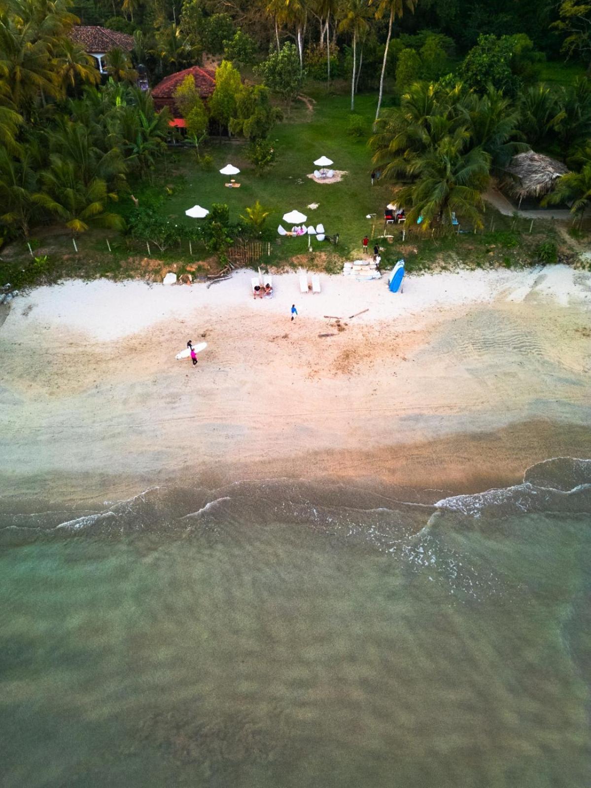 Calma - Surf, Yoga & Coffee On A Private Beach ดิคเวลลา ภายนอก รูปภาพ